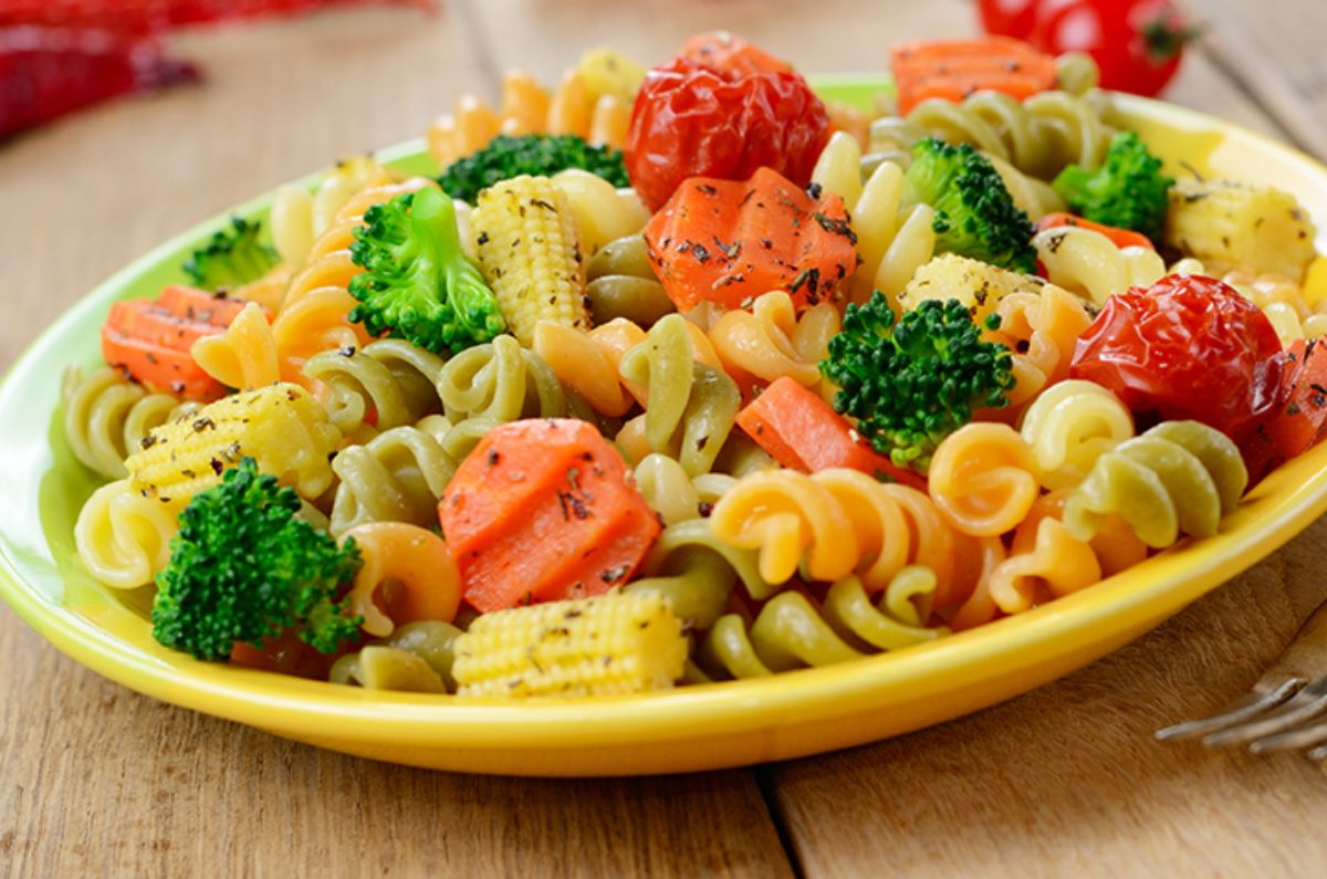 Pasta con verduras salteadas