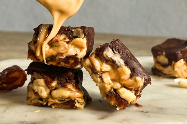 Receta de barritas saludables de Snickers ¡Sin horno!