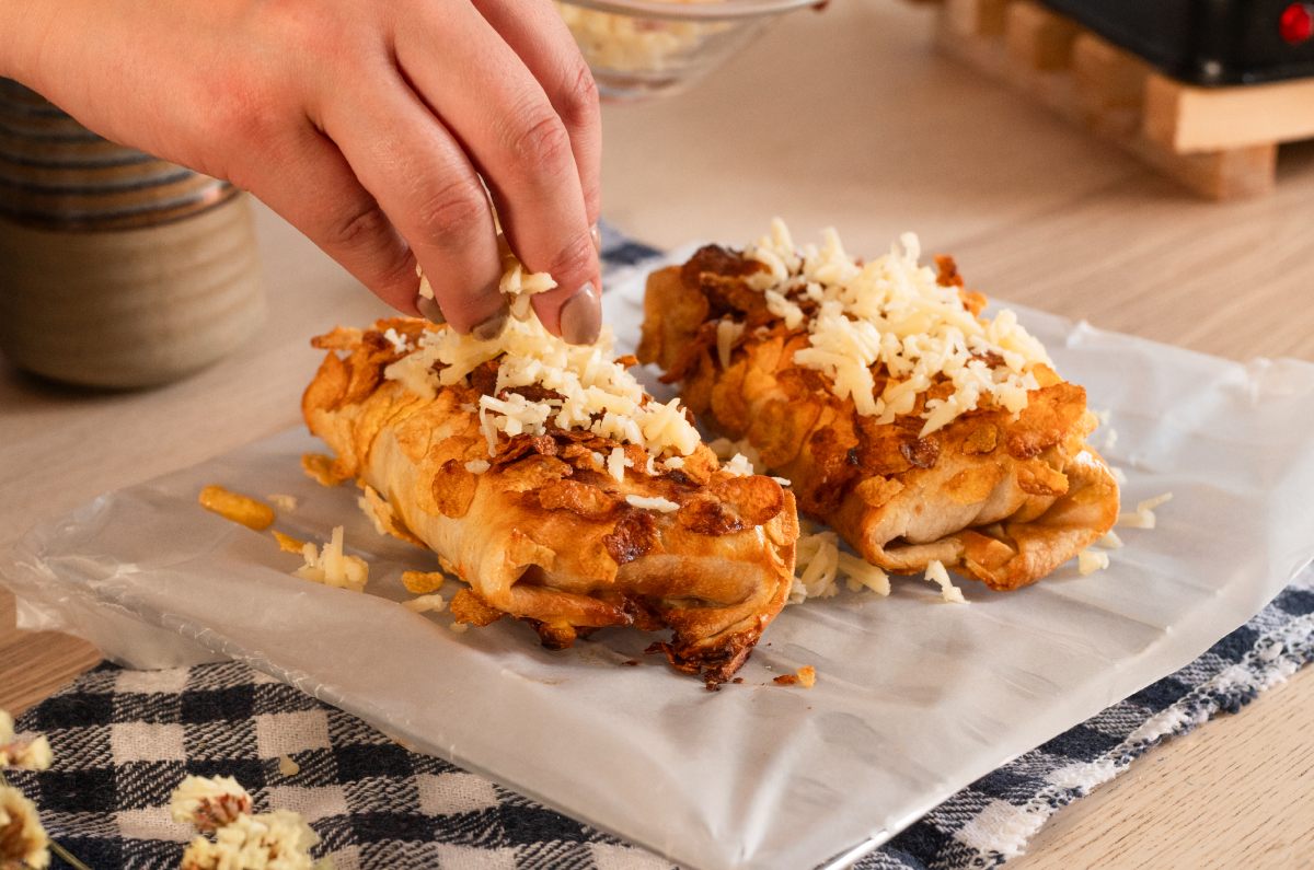 Receta de nopal empapelado relleno de queso