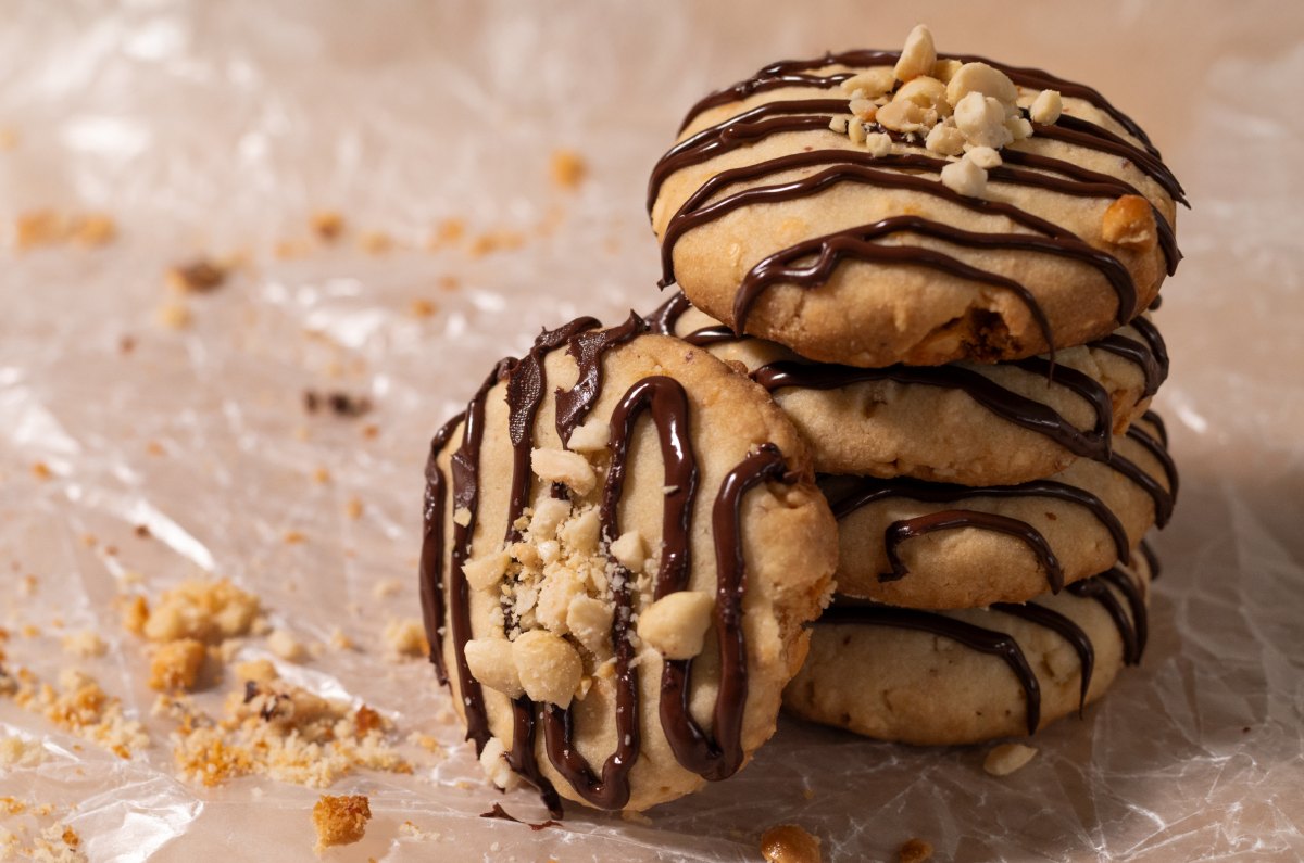 Receta de galletas de cacahuate con chocolate