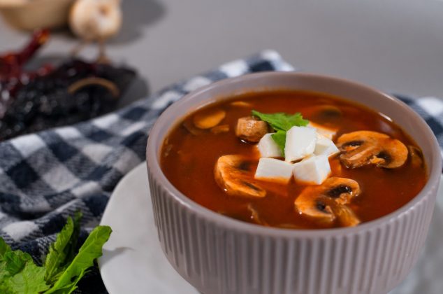 Sopa de hongos casera, receta fácil y deliciosa paso a paso