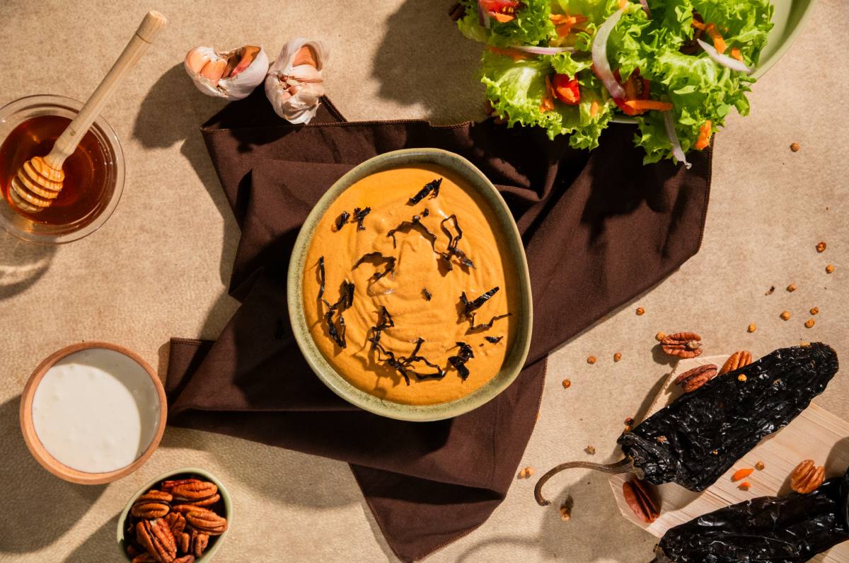 Receta de salsa de nuez con chile pasilla: ¡Dale un toque delicioso a tus ensaladas o platillos especiales para la semana!