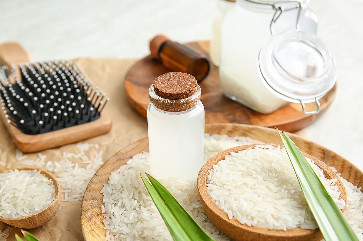 Agua de arroz para el cabello