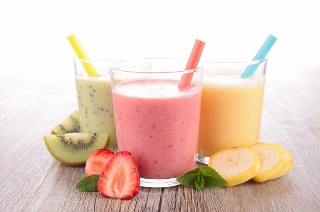 3 batidos frutales que te ayudan a bajar el colesterol sin medicamentos