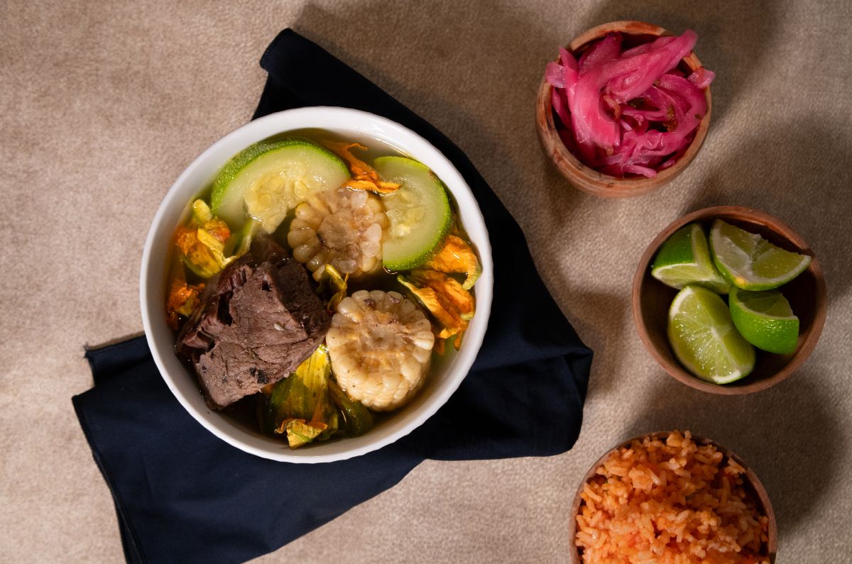 Receta de caldo de res a la milpa ¡En 30 minutos!