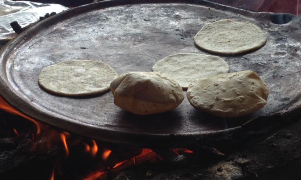 Comal tortillas de maiz hechas a mano