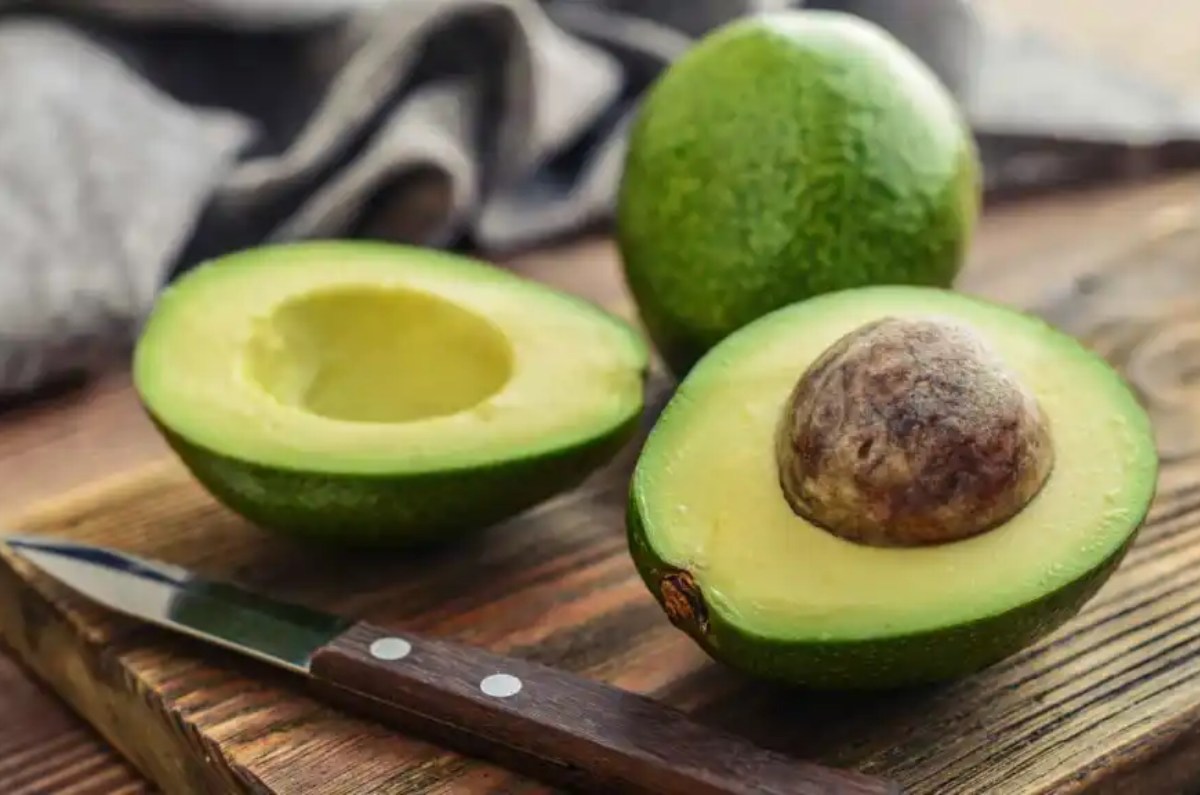 Cómo mantener frescos los aguacates cortados