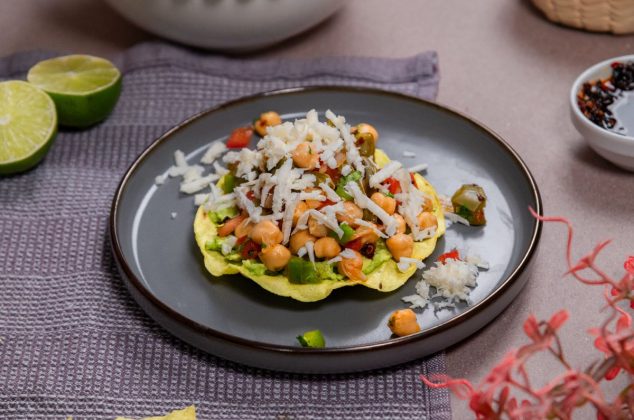 Ensalada de garbanzo con nopal fácil y saludable