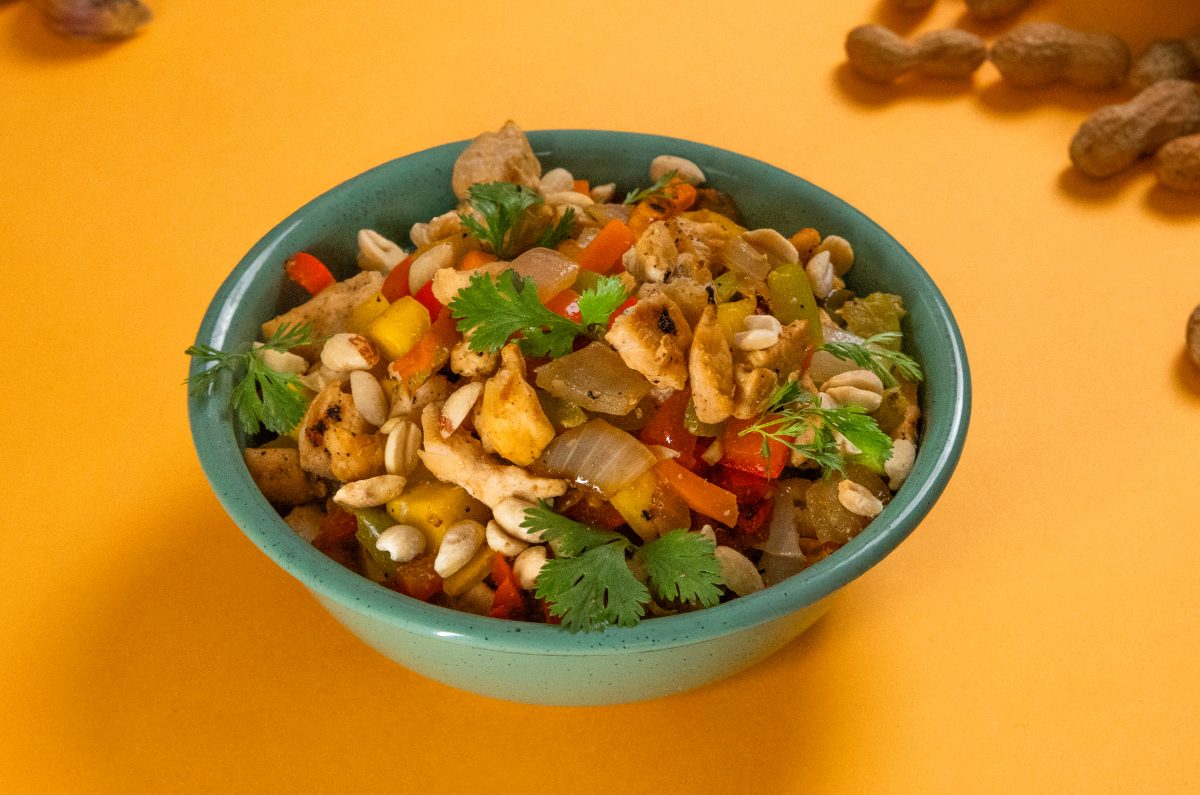Receta de bowl de pollo con mango para el verano