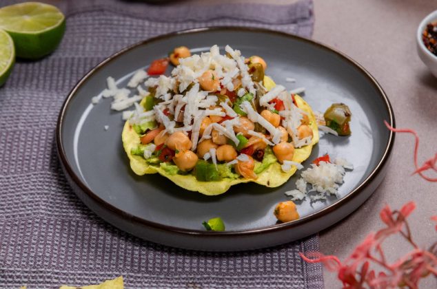 Receta saludable de ensalada de garbanzos con nopales