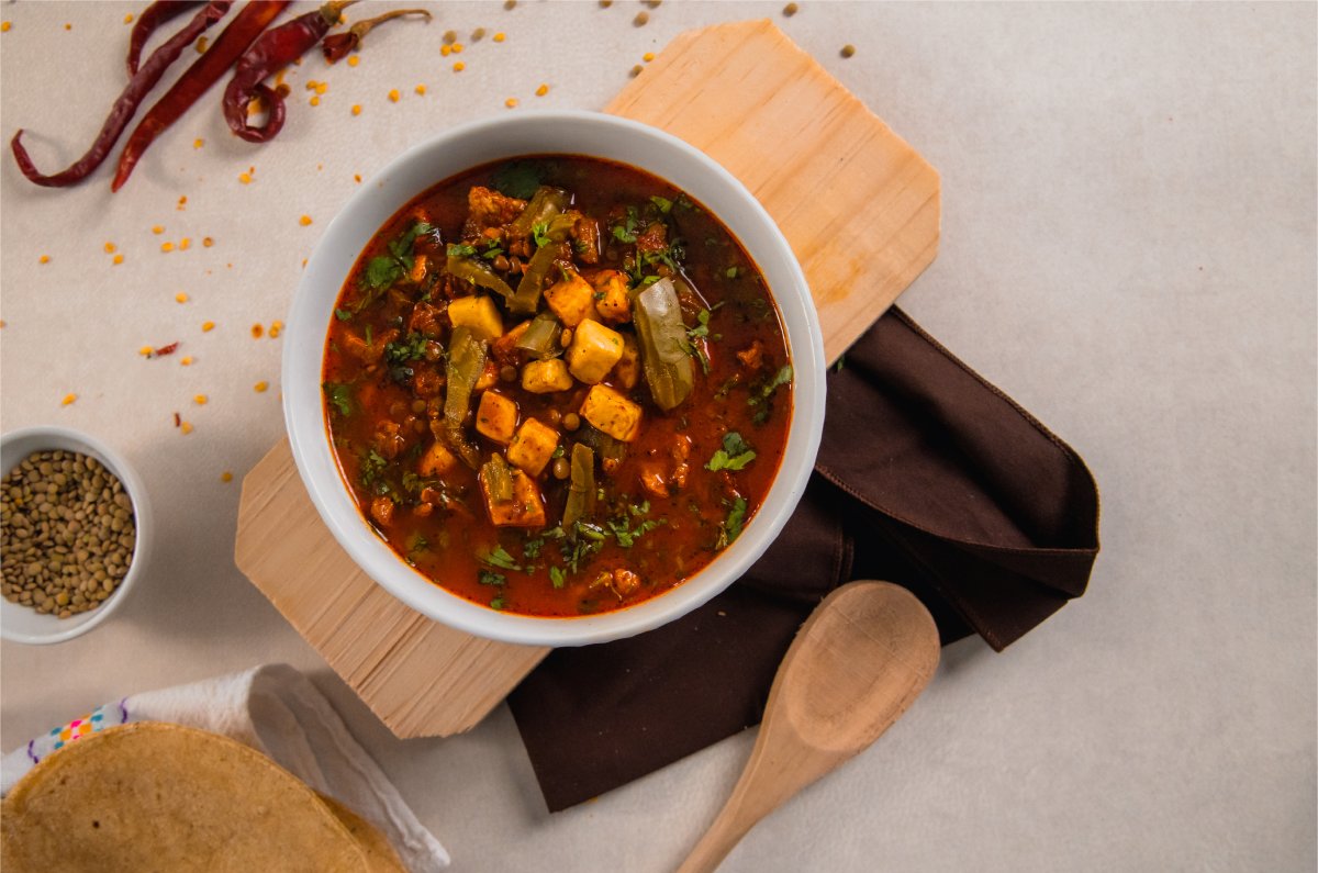 Lentejas calientitas con carne, ¡un plato de toda la vida por su sazón y nutrientes!