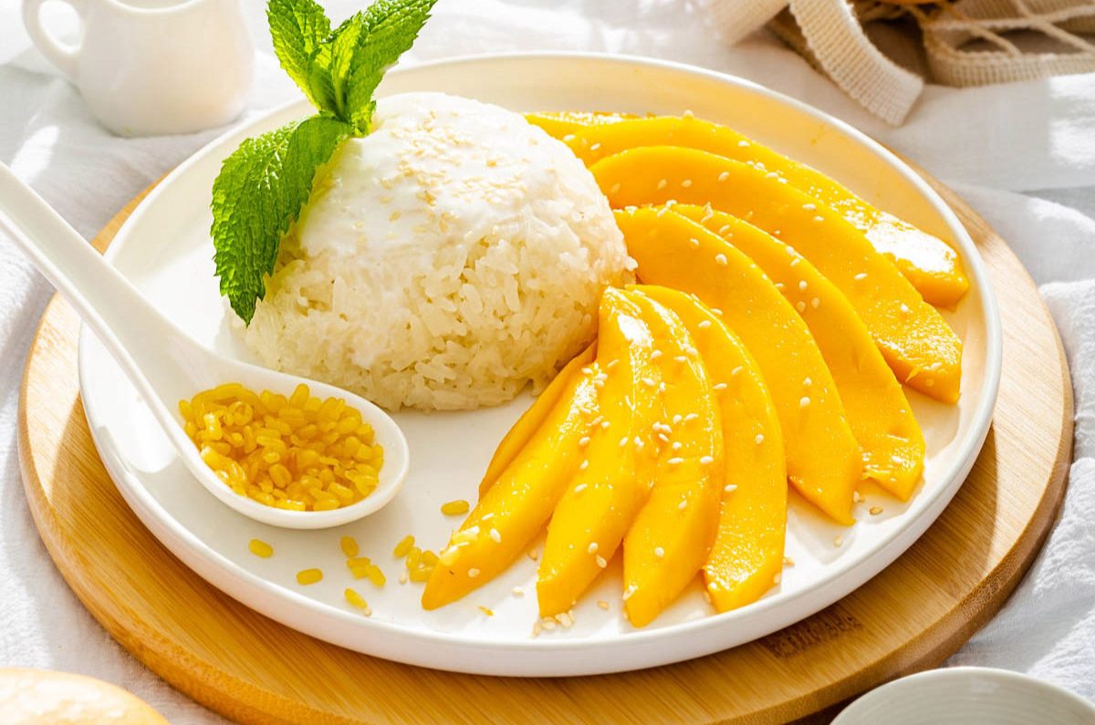 Receta Mango sticky rice, el postre más viral del verano