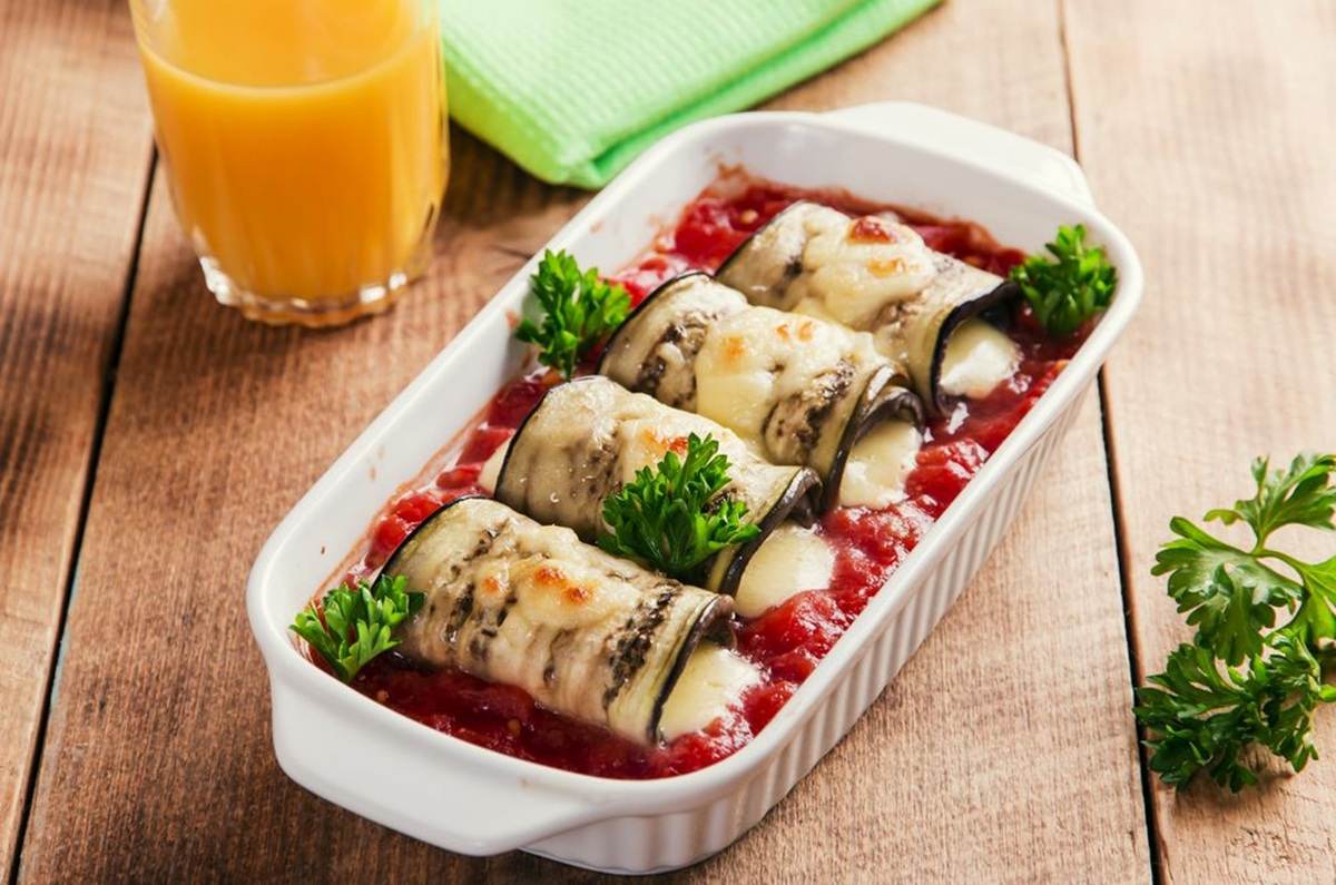 Rollitos de queso con berenjena