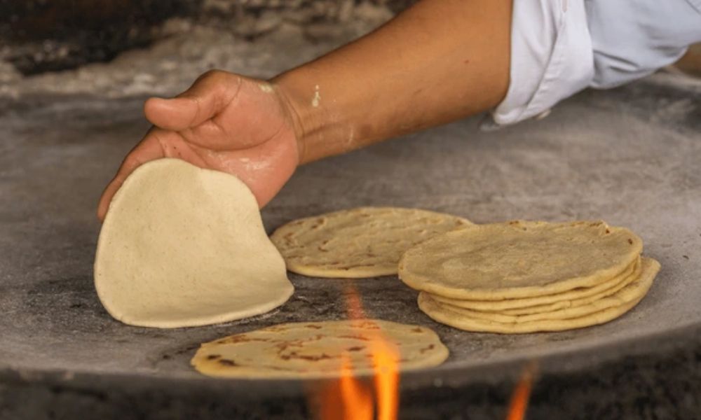 Voltear tortillas