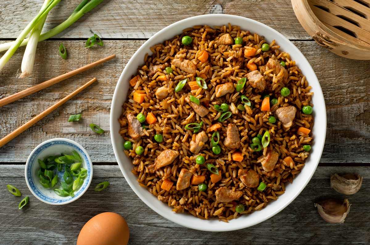 Arroz oriental estilo Yakimeshi