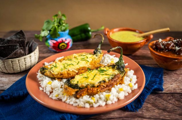 Receta de chiles rellenos con queso ¡En 4 pasos!