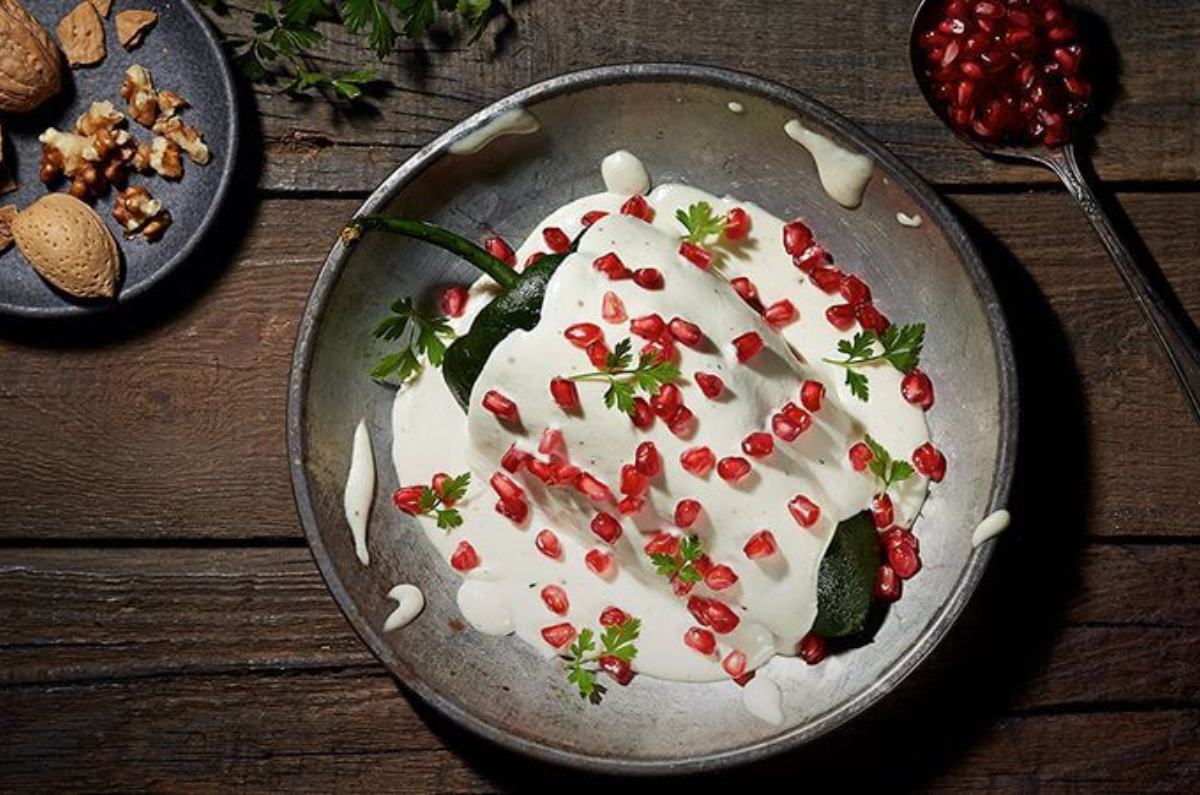 chiles en nogada