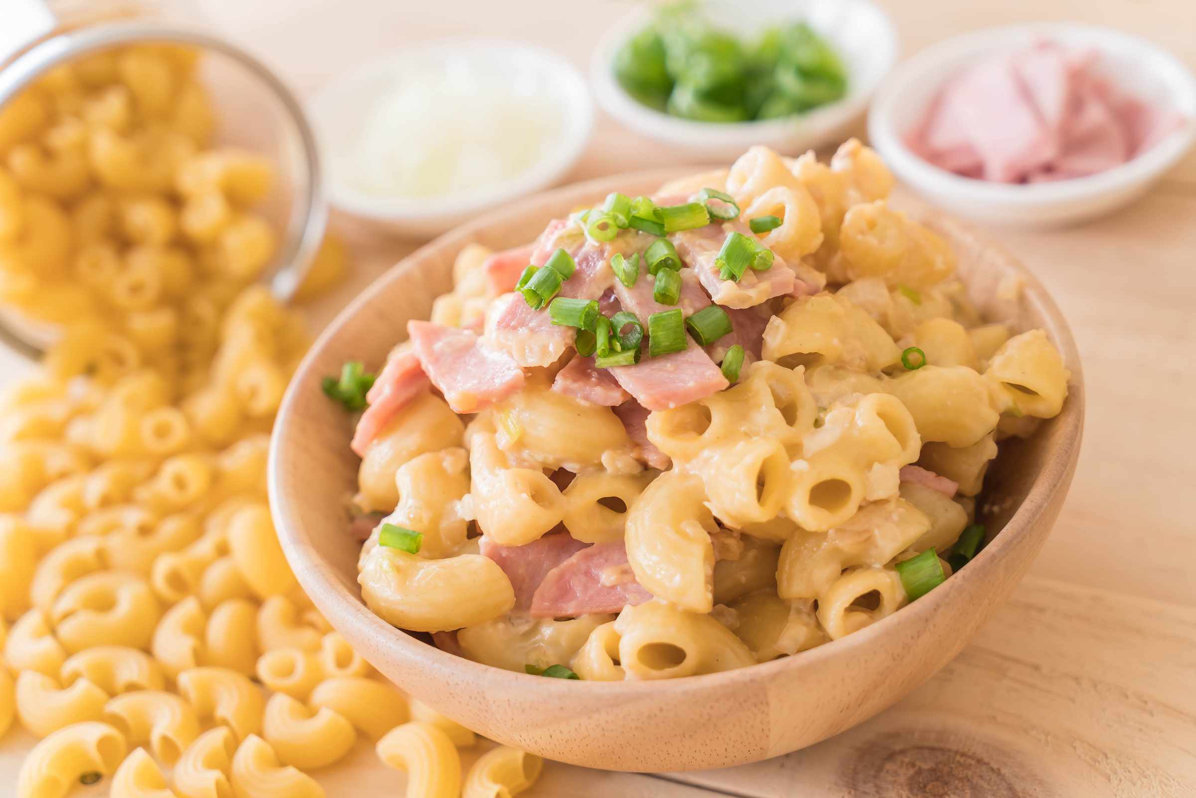 Ensalada de coditos con atún
