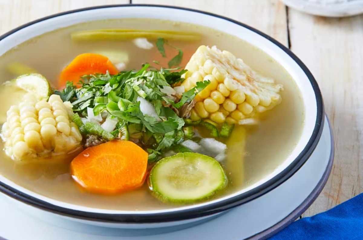 Receta de caldo de puchero, platillo de cocina mexicana