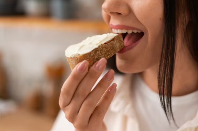 ¿Estamos comiendo mal? Dos hábitos cotidianos que dañan tu digestión