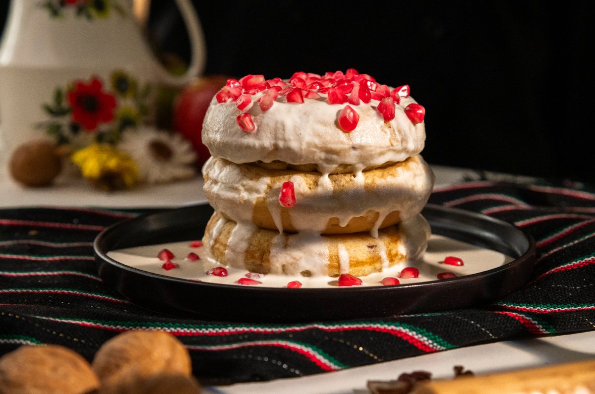 Hot cakes de nogada