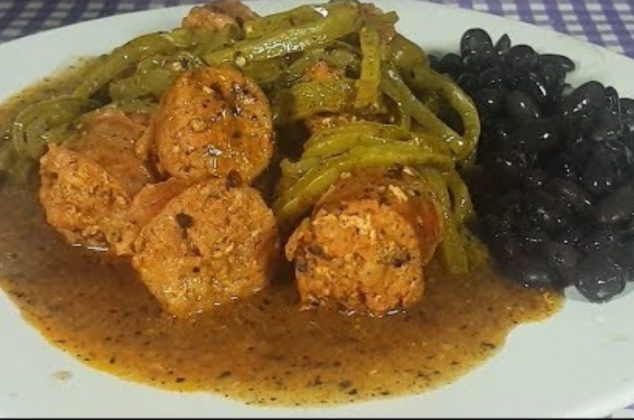 Receta de longaniza en salsa verde con nopales, deliciosa receta mexicana