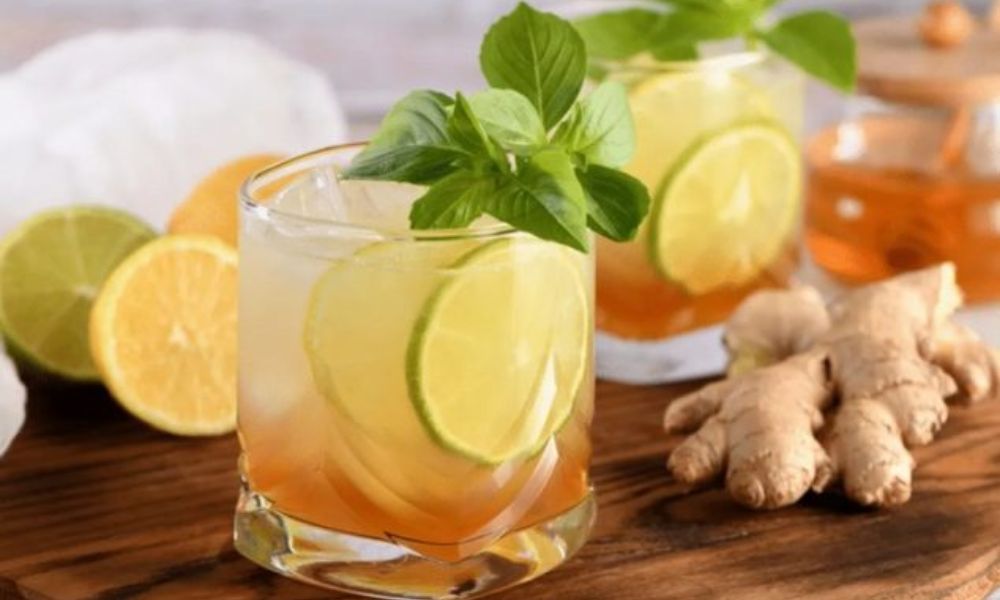 Receta de agua fresca de jengibre y limón con 4 ingredientes
