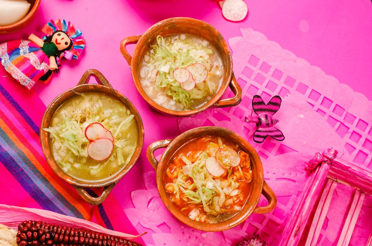 Receta de pozole tricolor: verde, blanco y rojo para Fiestas Patrias
