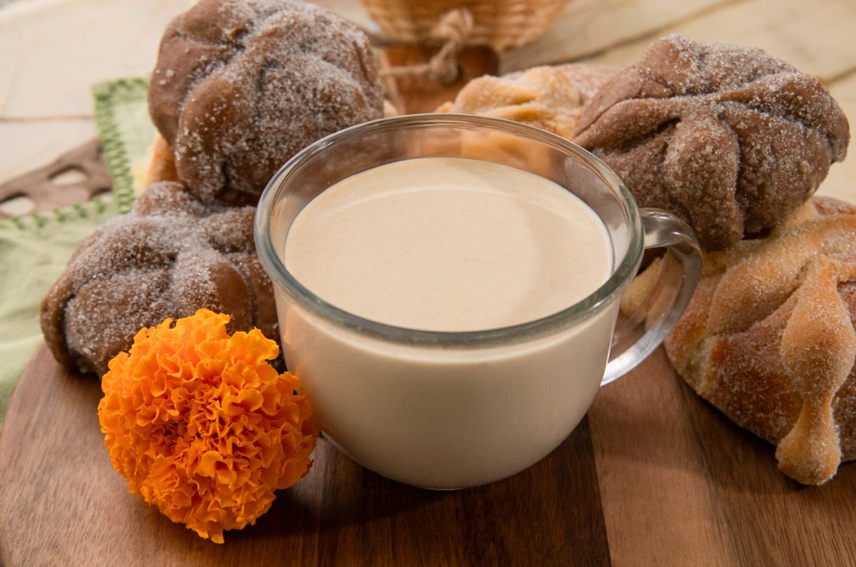 atole de pan de muerto