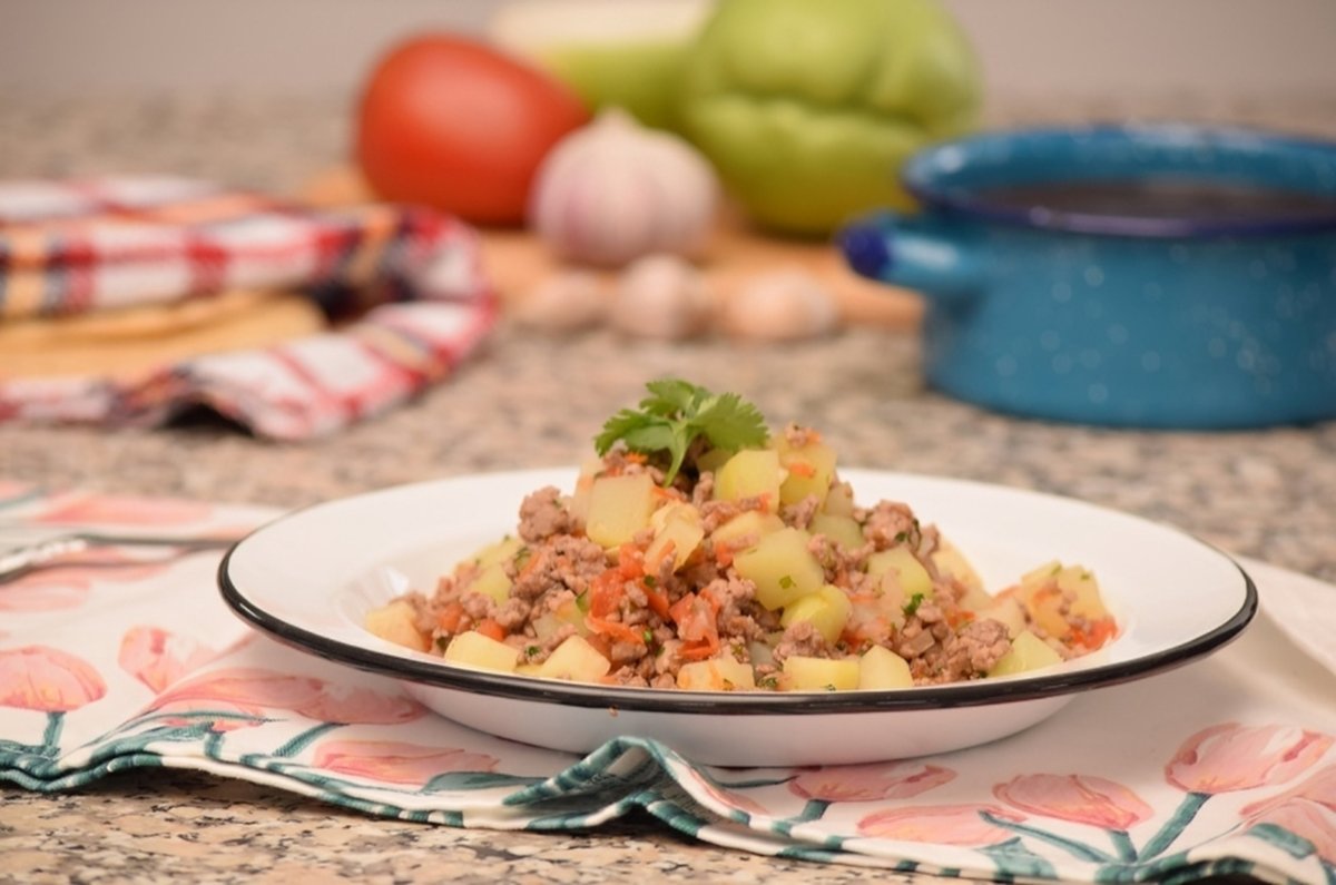 Chayotes a la mexicana con carne molida