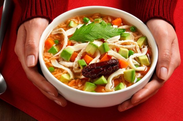 ¡Ponle aguacate! Este restaurante celebra el Día del Caldo Tlalpeño con la mejor oferta