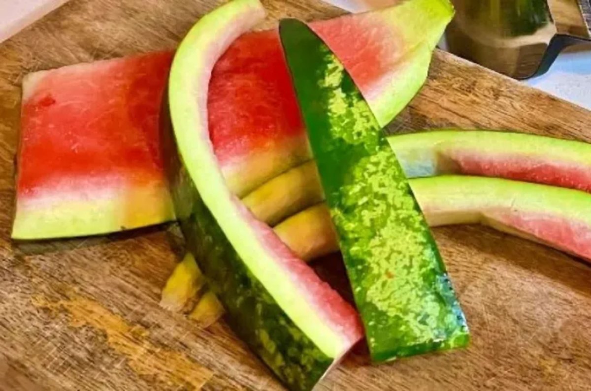 cáscara de sandía con aceite vegetal