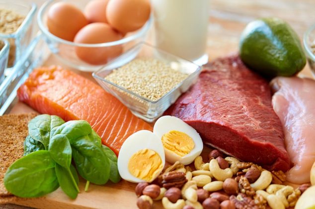 5 fuentes de proteína de alta calidad para mayores de 50 y prevenir la pérdida de masa muscular