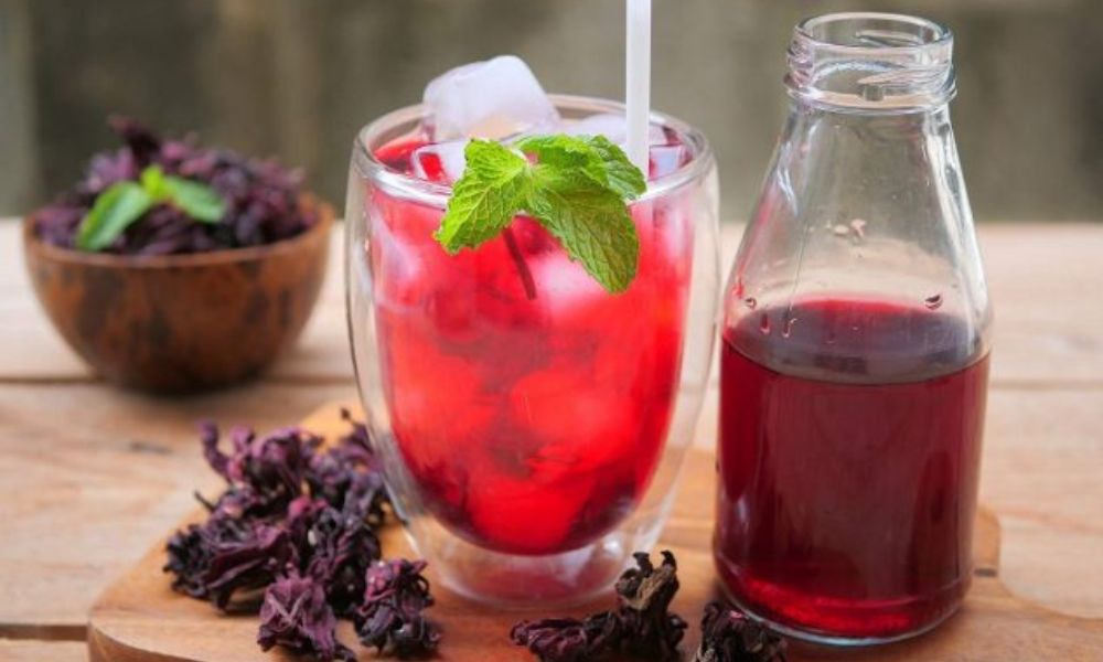 Receta de agua de jamaica con hierbabuena