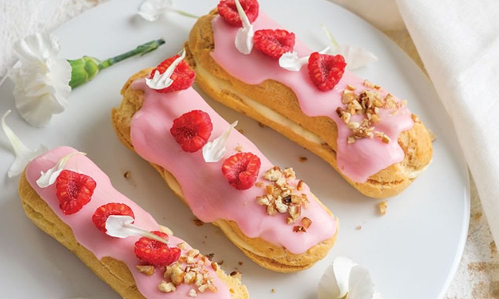 Receta de éclairs rellenos de crema pastelera glaseados