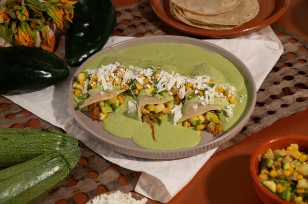 Receta de enchiladas de flor de calabaza ¡En 30 minutos!