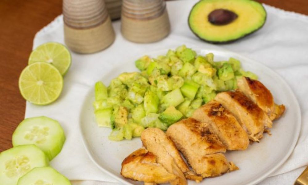 Receta de ensalada de pepino y aguacate