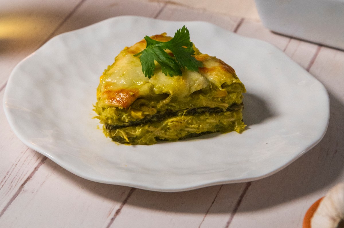 pastel azteca con nopales 