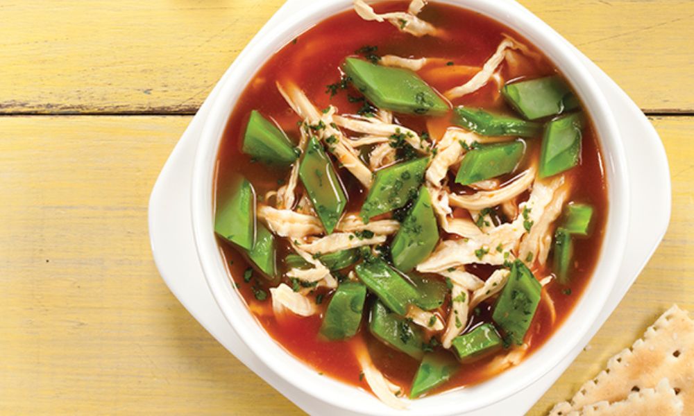 Receta de sopa de pollo con nopales