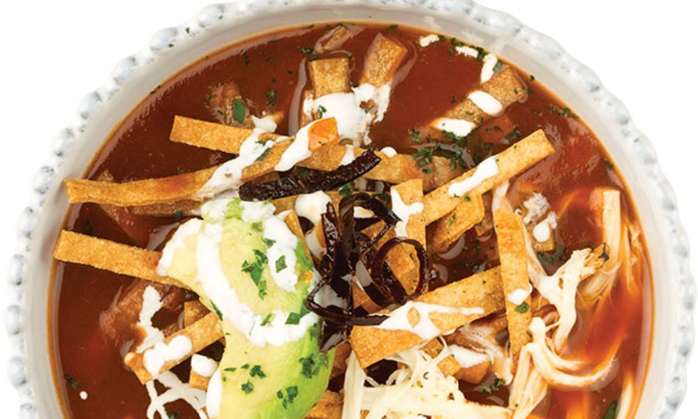 Receta de sopa de tortilla azteca tradicional