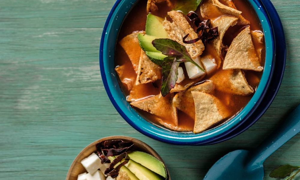 Receta de sopa de tortilla con guajillo