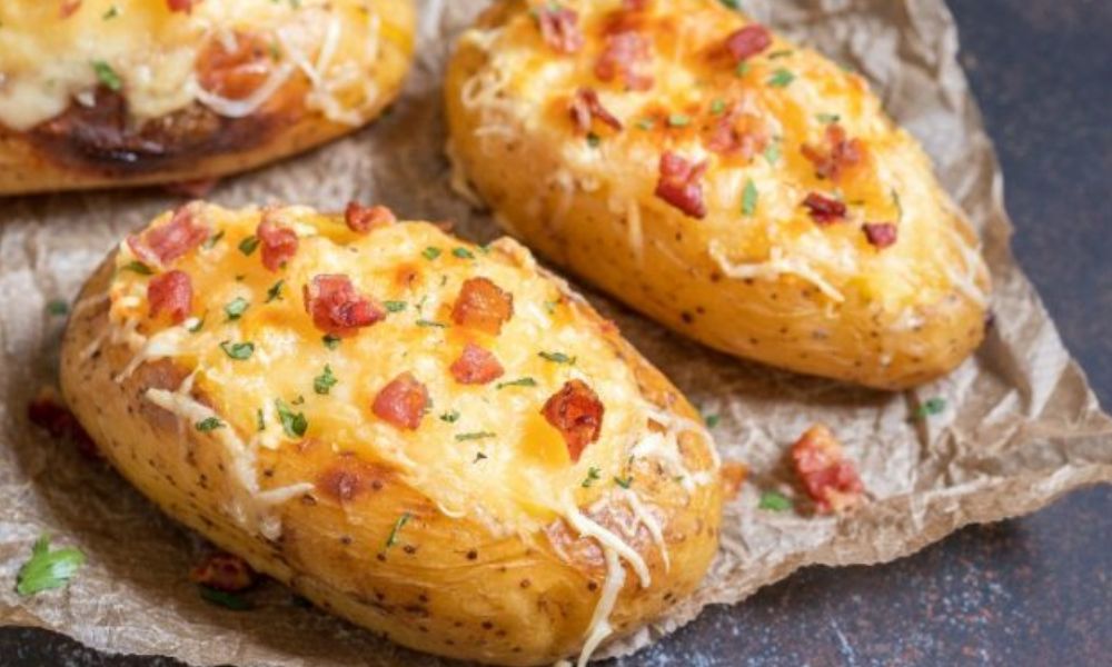 Receta tradicional de papas rellenas de queso, jamón y espinaca