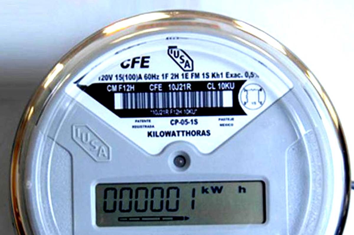 CFE coloca nuevos medidores de luz 