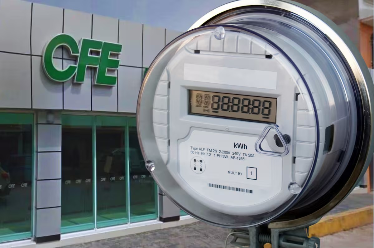 CFE coloca nuevos medidores de luz 