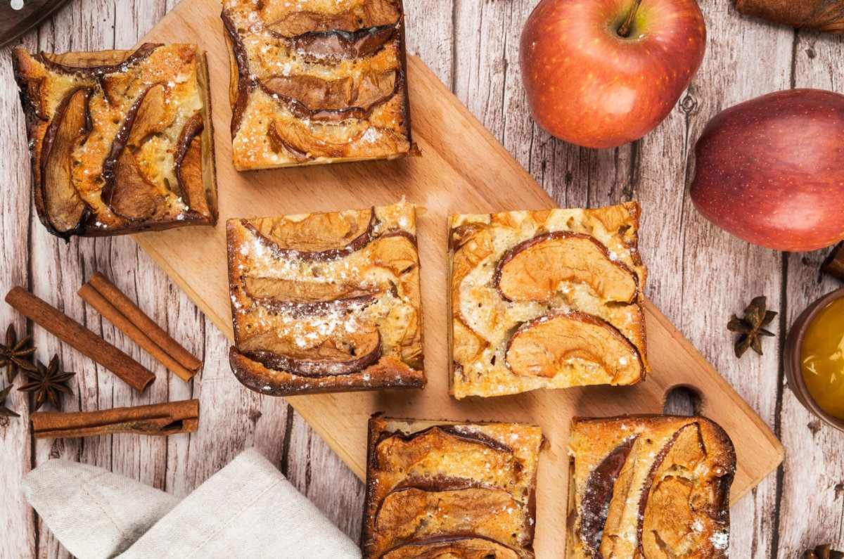 Pan de centeno tostado con manzanas asadas