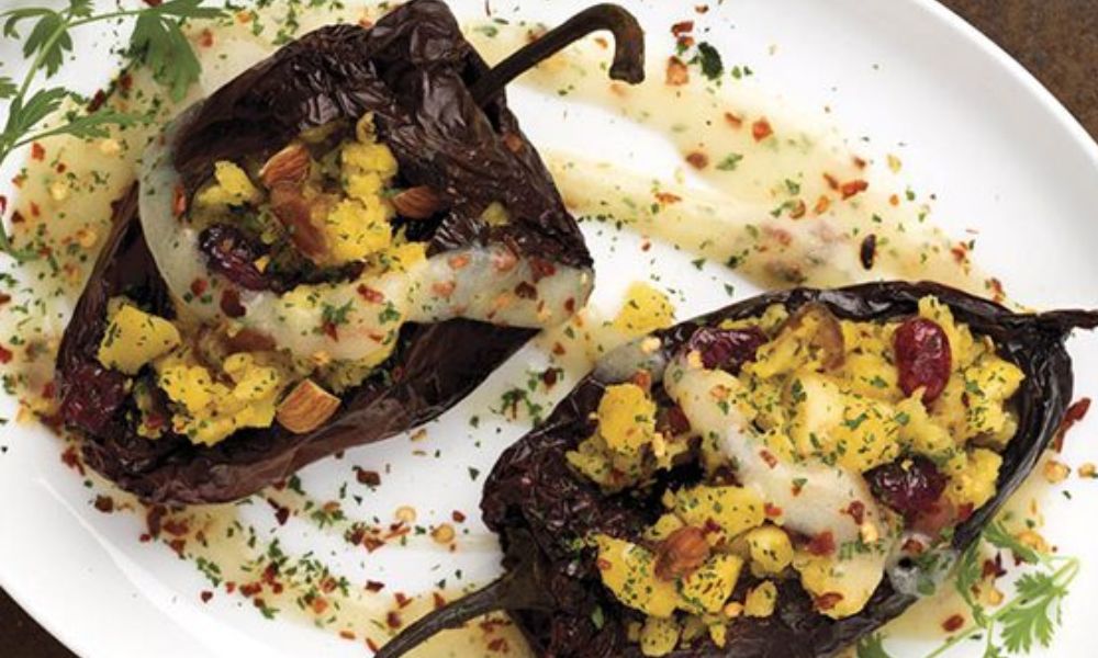 Receta de chile ancho relleno de plátano macho