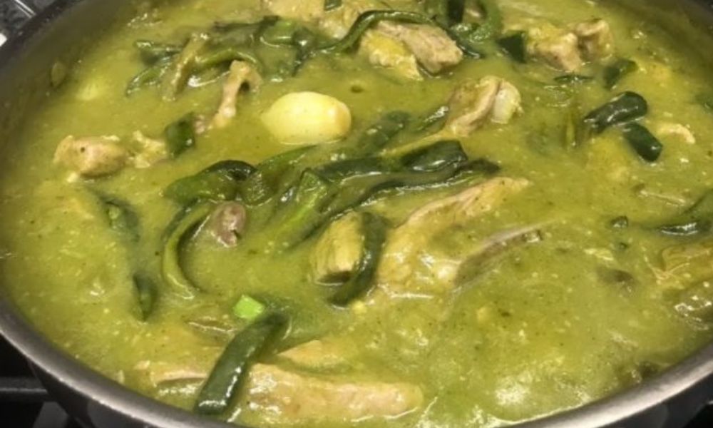 Receta de costillas de cerdo en salsa verde con chile poblano y elotes