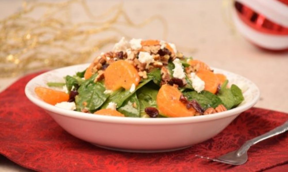 Receta de ensalada navideña de espinaca y mandarina