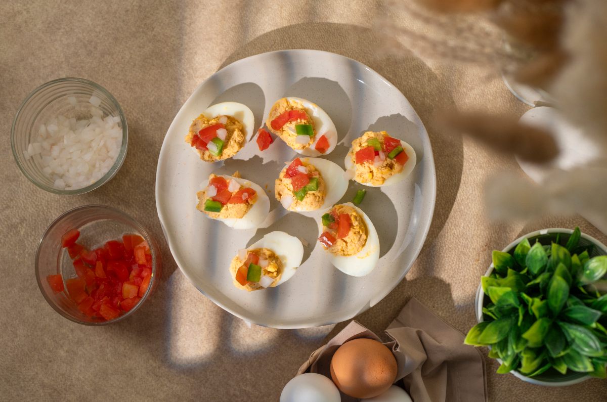 Receta de huevos endiablados con pico de gallo