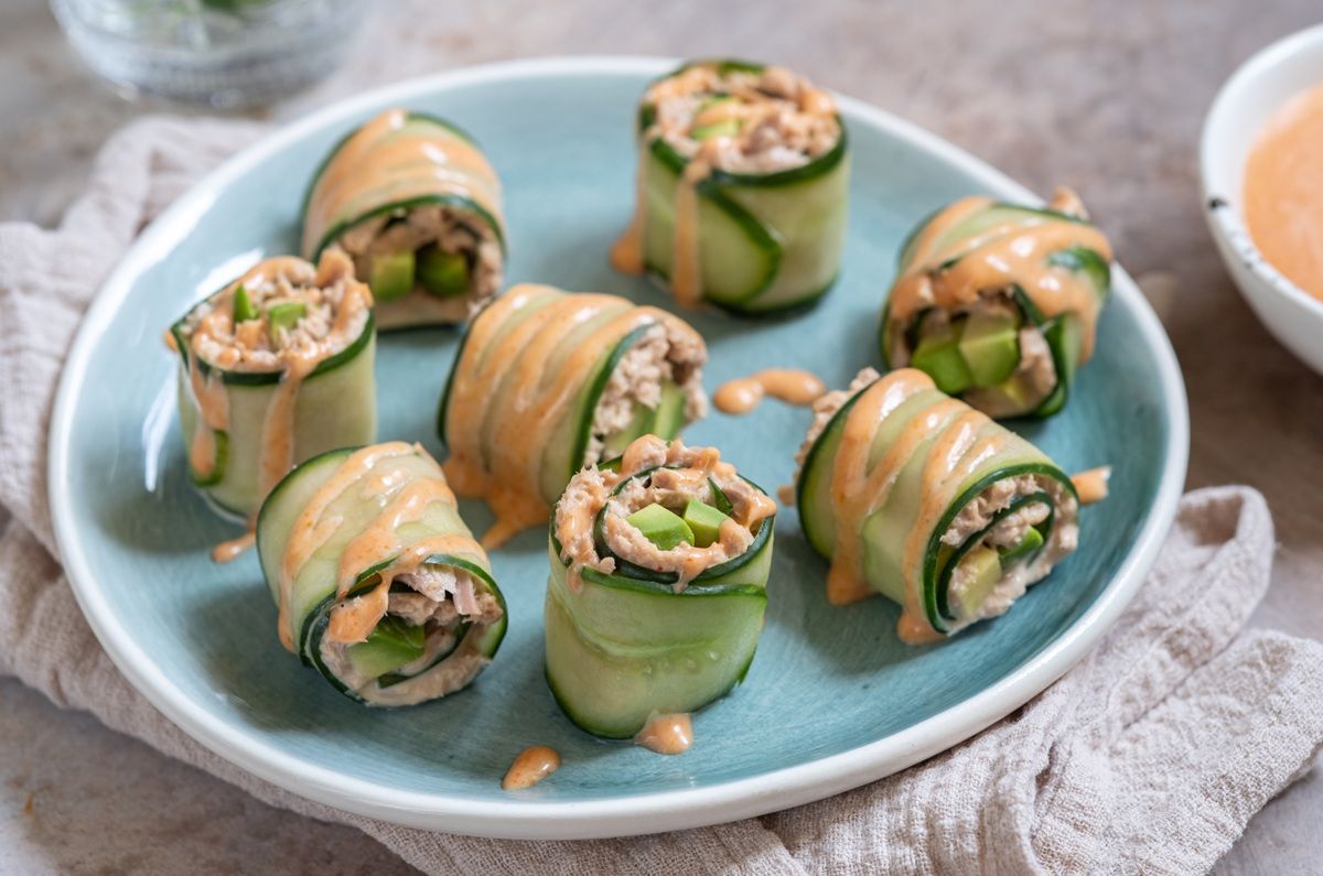 Sushi de pepino sin arroz y relleno de quesos